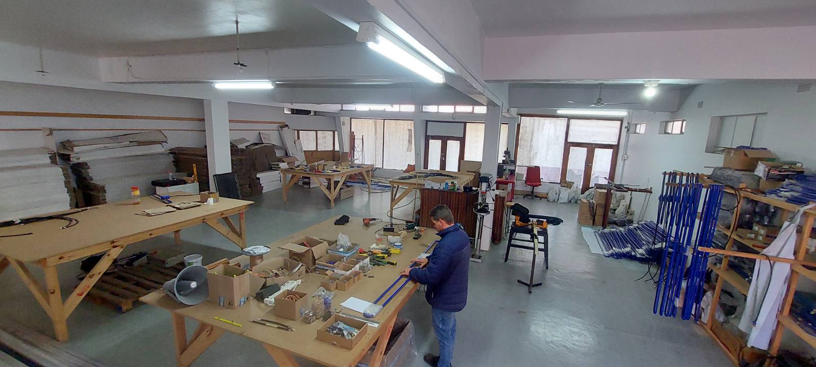 RTS antenna manufacturing workshop