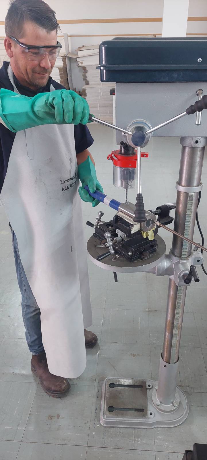 RTS antenna manufacturing bench